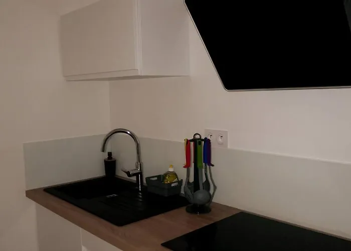 T2, Avec Terrasse. דירה